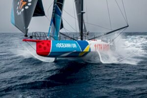 nauticlink's tweet photo. Ocean Race: bloedspannende monster-etappe 
Met nog zesduizend zeemijl voor de boeg zijn de schepen in de Ocean Race nog niet eens halverwege de monsteretappe over drie verschillende oceanen. In deze zeilwedstrijd rond de [...] https://t.co/f6rS8rTgpS