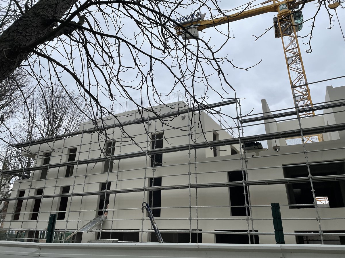 msgchoisy's tweet image. Aujourd'hui, c'est le #Printemps ! 🌷🌼 Les feuilles des arbres changent de couleur... et la #MaisonDeSantéGondoles aussi ! ⬇️

🏗️ Suivre les travaux : maisondesantegondoles.com/suivitravaux 

#MaisonDeSanté #MSP #Gondoles #Médecine #AccèsAuxSoins #Soins #Santé #ChoisyLeRoi #IDF