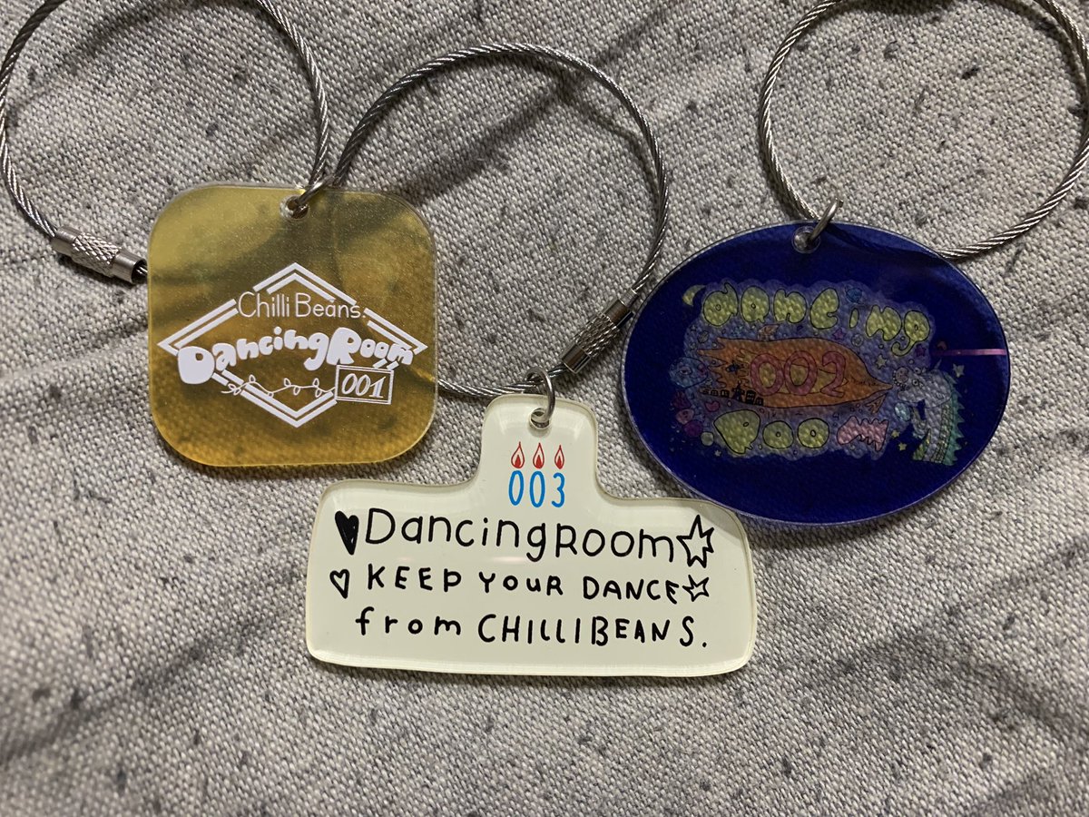 sinn_zdv's tweet photo. なんか旅のおもひでみたいなノリで買ってしまっている…
#Chillibeans
#チリビ
#DancingRoom https://t.co/jiAASs0xMs