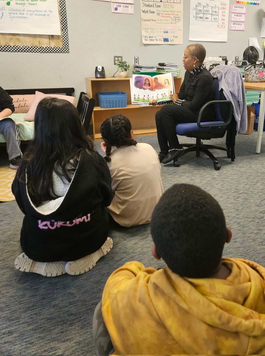 So much gratitude for @JaneenPerryCam1 reading "Sulwe" to us this morning! Thank you for coming!