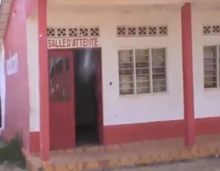 Joel LAMIKA (@lamikajoel) on Twitter photo De Gizenga à Muzitu, en passant par <a href="/MinakuAubin/">Aubin MINAKU</a>, Théophile Mbemba, Mboso et tous les autres grands notables de cette province, voici à quoi ressemble l’aéroport de Bandundu.
Chers amis, nos politiciens ne sont vraiment pas sérieux et ils aiment pas ce pays. Ils ne nous De Gizenga à Muzitu, en passant par <a href="/MinakuAubin/">Aubin MINAKU</a>, Théophile Mbemba, Mboso et tous les autres grands notables de cette province, voici à quoi ressemble l’aéroport de Bandundu.
Chers amis, nos politiciens ne sont vraiment pas sérieux et ils aiment pas ce pays. Ils ne nous