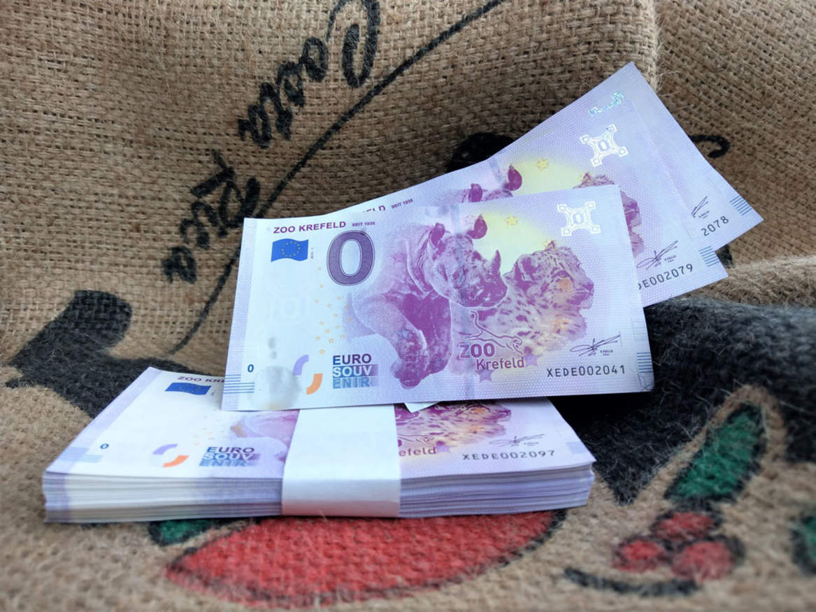 EuroSouvenirDE's tweet photo. Haben Sie ein schönes Andenken an Ihren Besuch im Krefelder Zoo mitgenommen?
https://t.co/8xeTtQp0pj
#Zoo #ZooShop #Andenken #Krefeld #NRW #Souvenir #Tierschutz #Tiere #0EuroSchein #NullEuroSchein https://t.co/vBmAOqRyrm