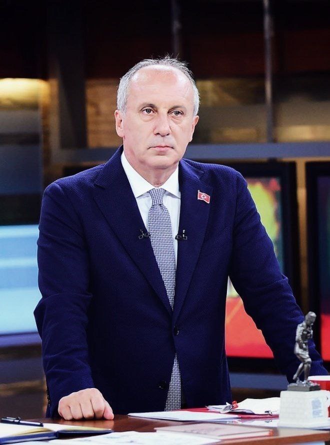 ogretmenlersyfs's tweet photo. Fizik öğretmeni meslektaşımız Muharrem İnce'ye bence Milli Eğitim Bakanlığı yakışır. 
Hiç olmazsa bizden birisi.
Bir düşünün hocam. 
 @vekilince https://t.co/sEfiMAoIDm