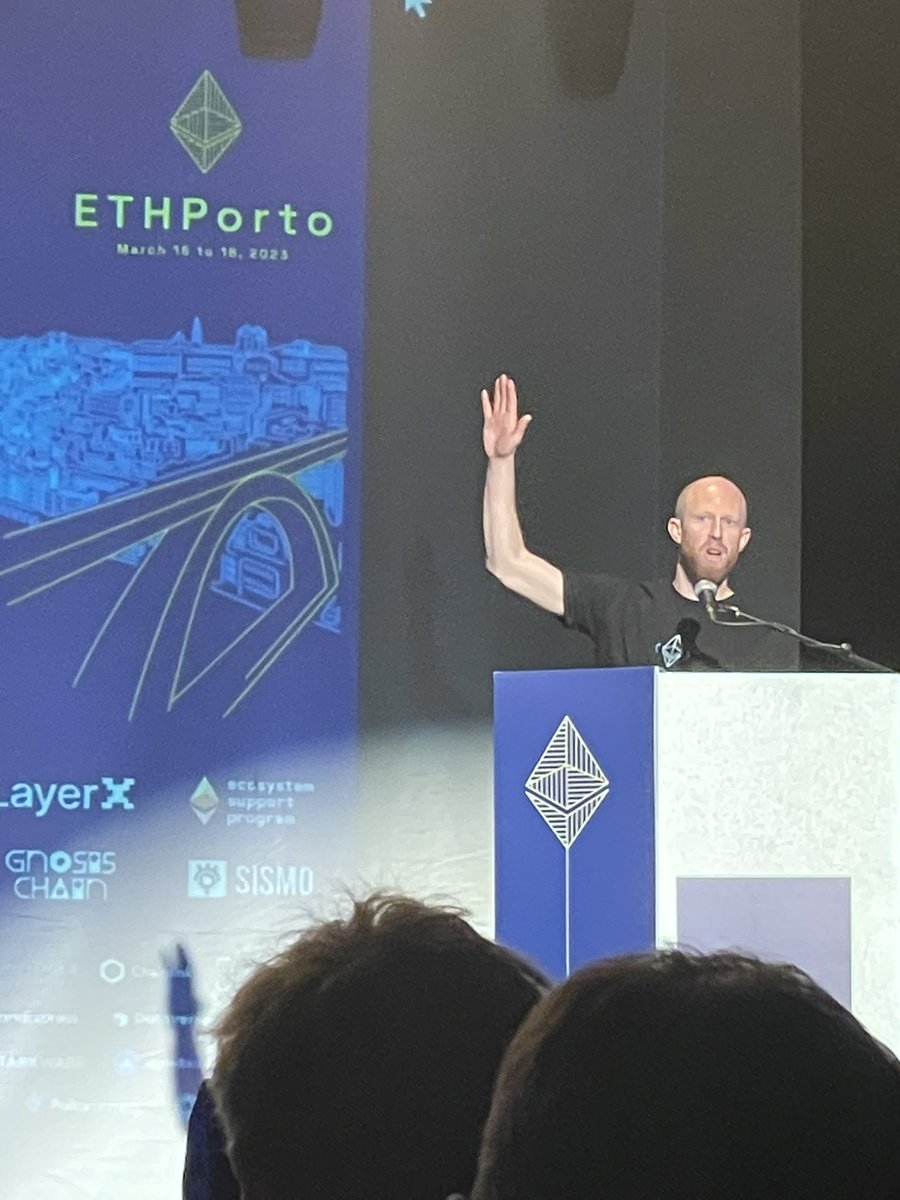 🫡 @samonchain doing the heavy lifting for us explaining QF to the crowd at ETHPorto