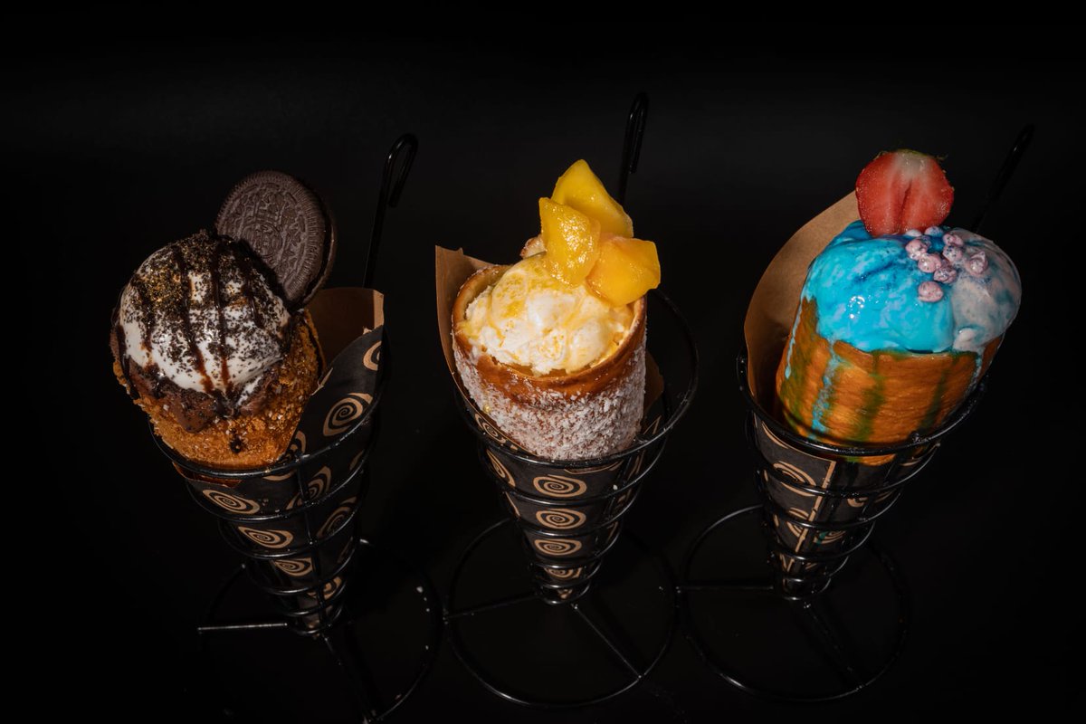 Freshly made #chimney_cones with with #luxurious #Italian_gelato.

#chimneycone #chimney #gelatoartigianale #dessert #gelateria #chocolate #gelatoitaliano  #sweet #yummy #delicious #gelatolovers #summer #helado #cioccolato #delivery #coffee #bolton #boltonbusiness #manchester #uk