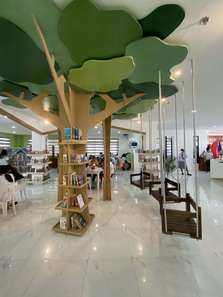 indiohistorian's tweet photo. A pleasant surprise to find a public library packed with young people! Look at the facilities! And this is not in Manila. This is the 4-storey Cagayan Provincial Learning and Research Center, right at the center of Tuguegarao! https://t.co/RaFzP67YSk