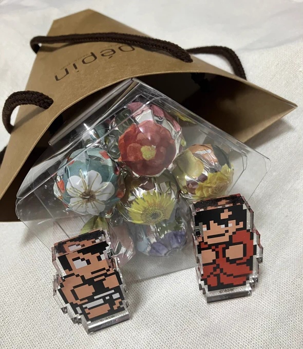 バレンタインのお返し貰った!ロリポップ方のチョコレート。紙袋から出したら花束みたいになっています 