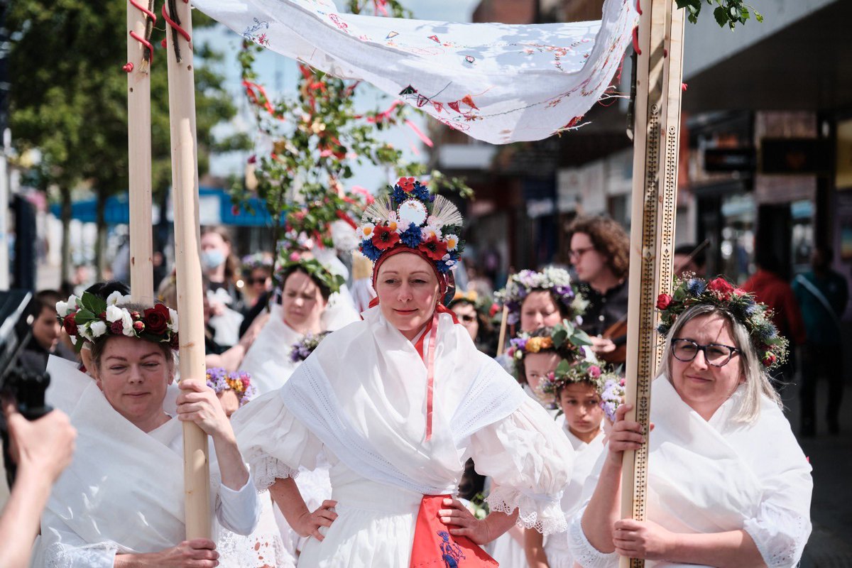 terezabuskova's tweet photo. #LITTLEQUEENS project gives voice to female refugees & other expatriates who wish to express their identities within the intricate cultural context of their adopted home in the UK
@BAW_Creative @MotherShipProj @ace_national @VisitSandwell @byTinaFrancis
https://t.co/XgLNjjYfnT https://t.co/aLvOY0AVXl