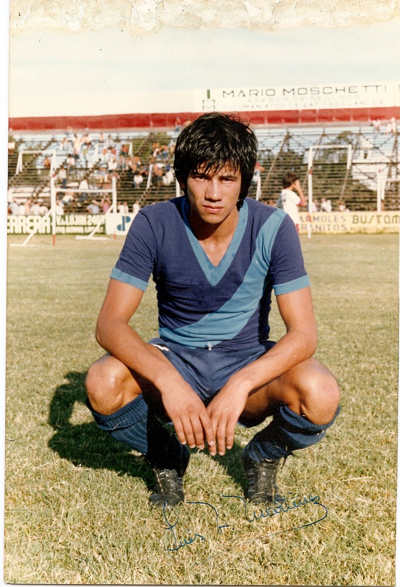 ✝️ SAN TELMO DE LUTO

Falleció Lucho Martínez, uno de los mejores 10 de la historia del club, técnico de primera e inferiores, una excelente persona. En nombre de toda la familia santelmista acompañamos en el sentimiento a familiares, amigos y rogamos por el descanso de su alma.