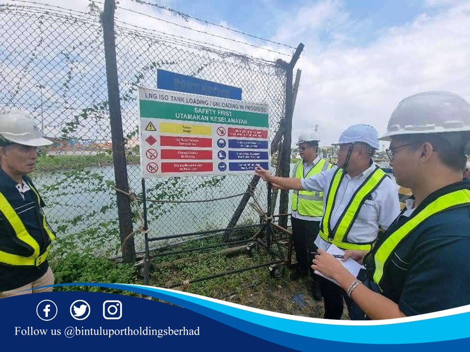Bintuluport's tweet photo. 16 Mar 2023, #HSE Committee conducted a Walkabout for Q1/2023 at POED HHE Workshop & Storage Area and the BICT wharf, along with representatives from the HSE Committee #BPSB level.
#BPHB
#ConnectingPassionDeliveringValue https://t.co/4eKEPPhjrZ