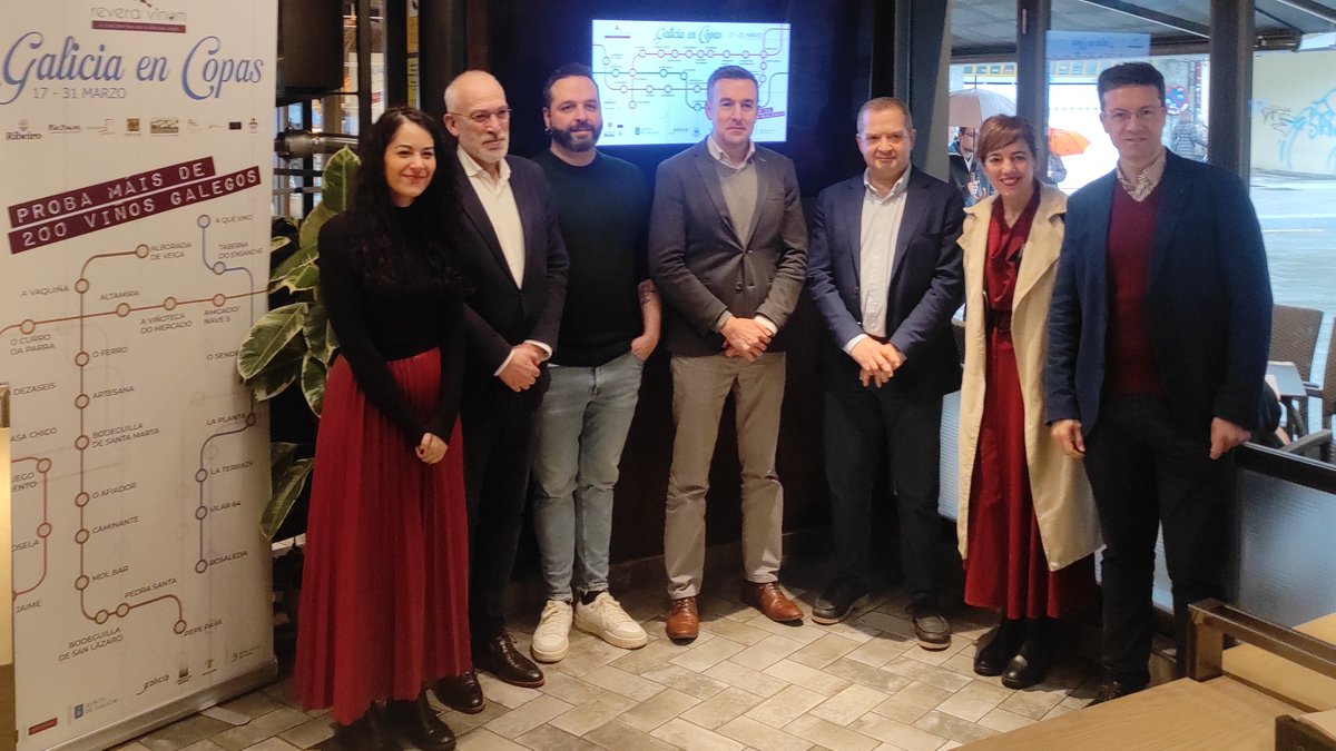 🍇‘Galicia en Copas’, un roteiro con 27 bares para degustar os mellores viños galegos no marco do encontro do Viño Galego #ReveraVinum 🍷

🗓️ 17-31 MAR
📍 varios locais de Santiago
+info👉bit.ly/3JJL06m
