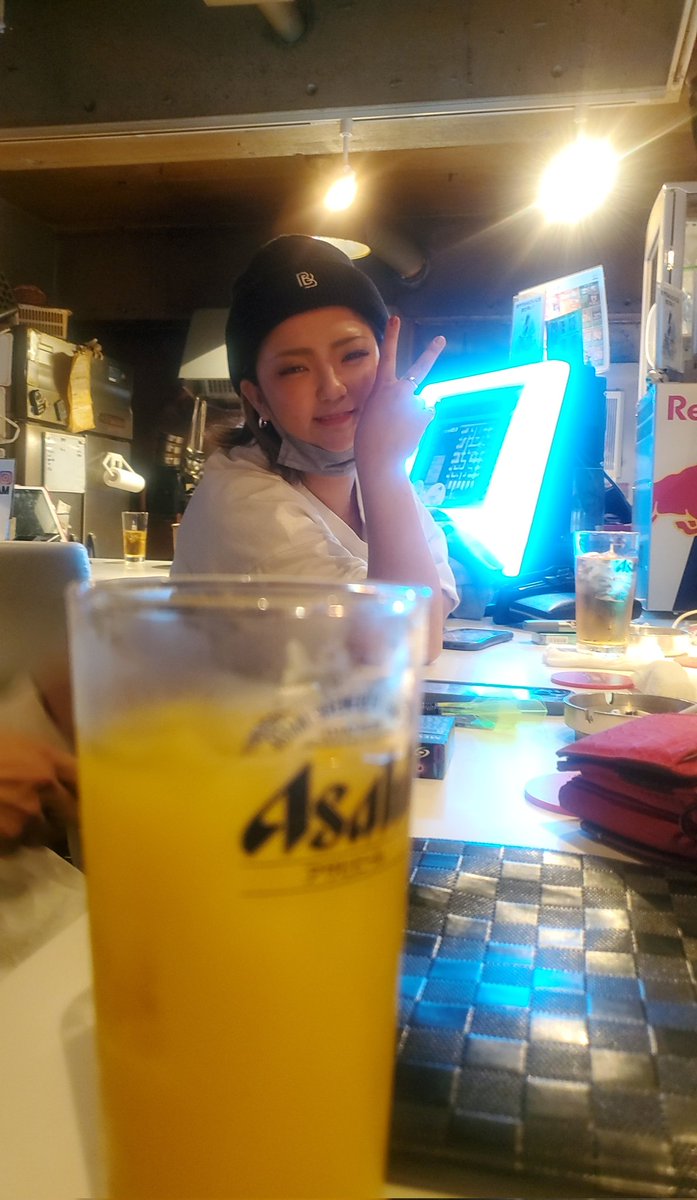 dlrsa16's tweet photo. 美女に一杯頂きました🙇✨
#CROWBAR
#ティーズ https://t.co/LmF1xyG3ec