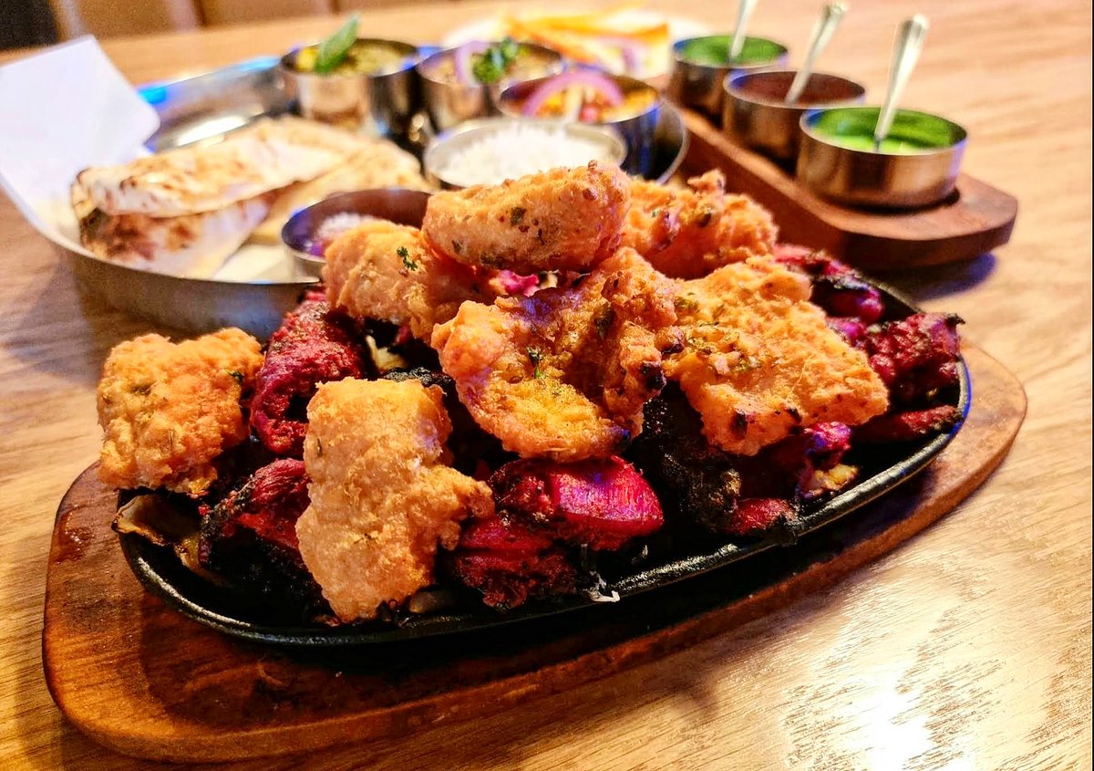DalMeister's tweet photo. This was at #TheMerryGoRound in #WestBromwich...
🍗🍺🍖👌🏽
#GrillHeil #Mixi #MixedGrill #Throwback #TBT #ThrowbackThursday https://t.co/yb8ZV5YqK6