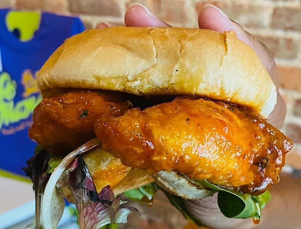 YoMamasMeals's tweet photo. Mama’s Hot Chicken Sandwich is MAD good!! #GFgoodness ORDER ONLINE click link in bio #OrderPayPickUp https://t.co/Y0W7o8L85L
