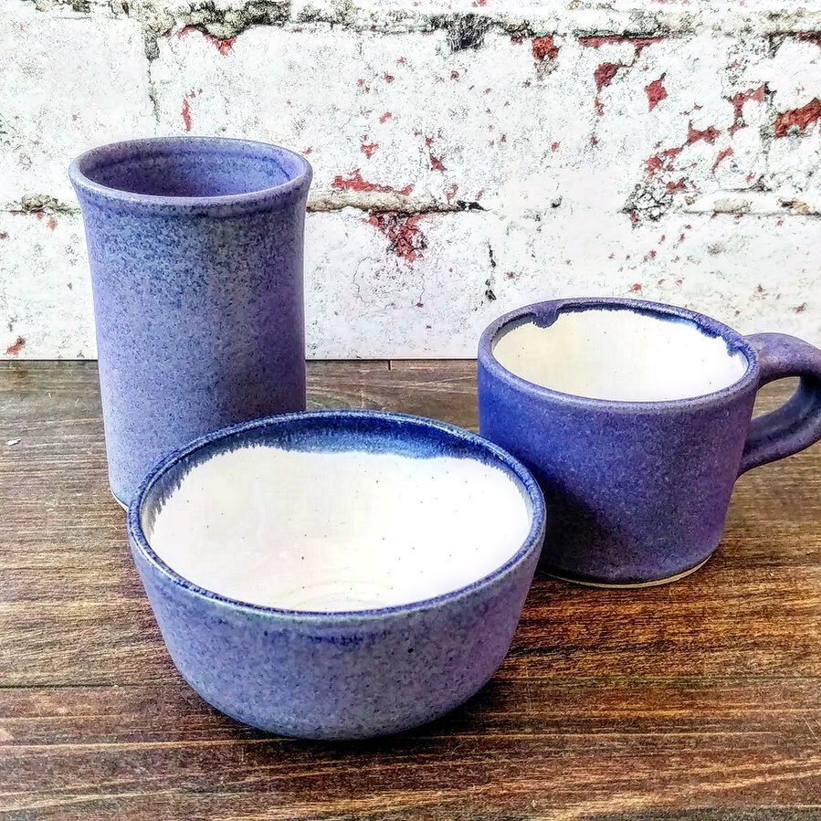 If breakfast in bed is on the to do list for Mother’s Day this weekend, get extra brownie points by serving it up in some locally handmade pottery from @sheridanpotalot ☕️💙🥞 instagr.am/p/Cp2gtDgsn0Q/