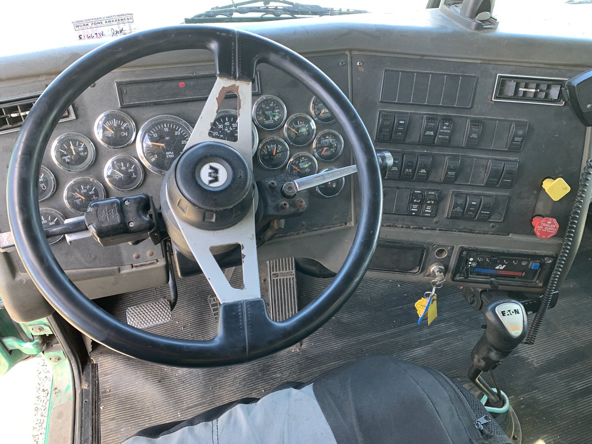 LanceMuirheid's tweet photo. 1997 Western Star 4964FX 
Complete engine rebuild 3,000 miles ago
PM for more info
#AgTwitter #trucking https://t.co/CamXREbv0e