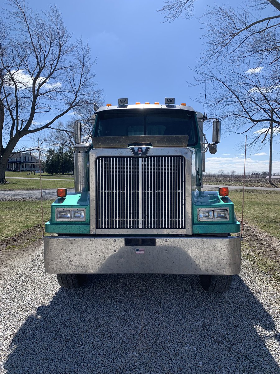 LanceMuirheid's tweet photo. 1997 Western Star 4964FX 
Complete engine rebuild 3,000 miles ago
PM for more info
#AgTwitter #trucking https://t.co/CamXREbv0e