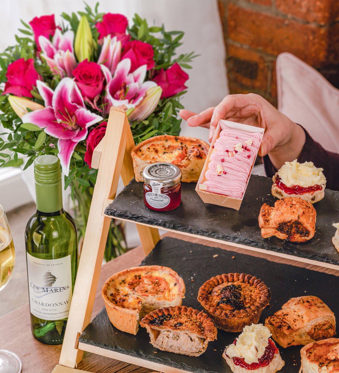 There is still time to send Mother's Day gifts! Artisan hampers, gourmet gifts &amp; flowers🎁Order now for weekend delivery: bit.ly/3ZTVSV9
