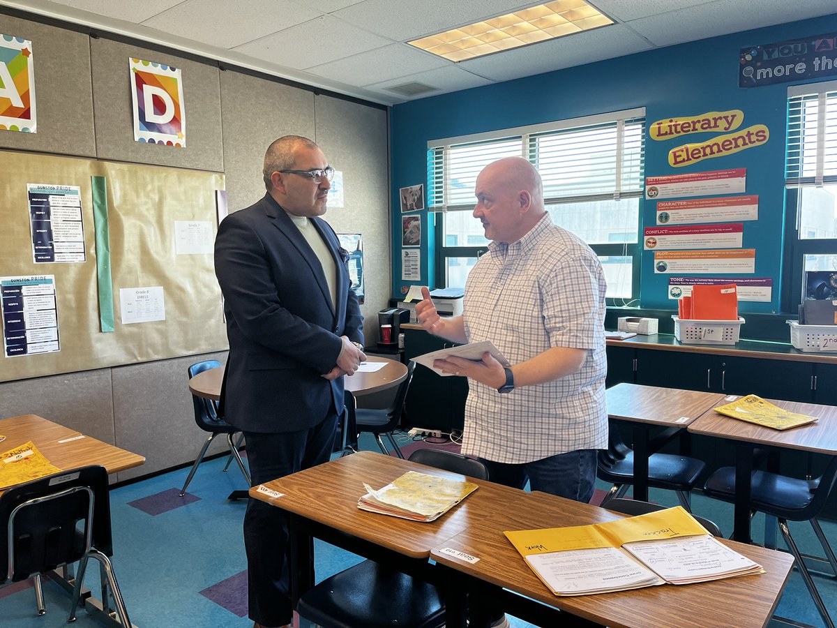 SuptDuran's tweet photo. I stopped by @APSGunston this morning and heard both the choir and jazz band prepare for district assessments. I also spoke to counselors about their work and a reading teacher on how he uses Lexia to help students master concepts. #APSArtsInspires https://t.co/qvvALtwbMK