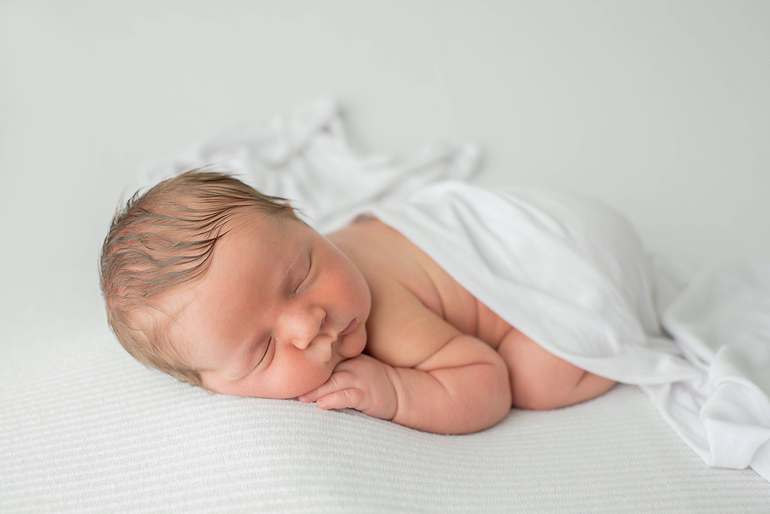 Oh that newborn squish!  It never gets old.  Every baby I snuggle I think about what a little miracle they truly are. #jaxbeachmoms
#jaxbeachmom
#boymom
#momofone
#momoftwo
#babyphotographyideas
#babyphotoshoot
#newbornphotographyjacksonvillefl
#newbornphotogjaxbeach
#newbornphot