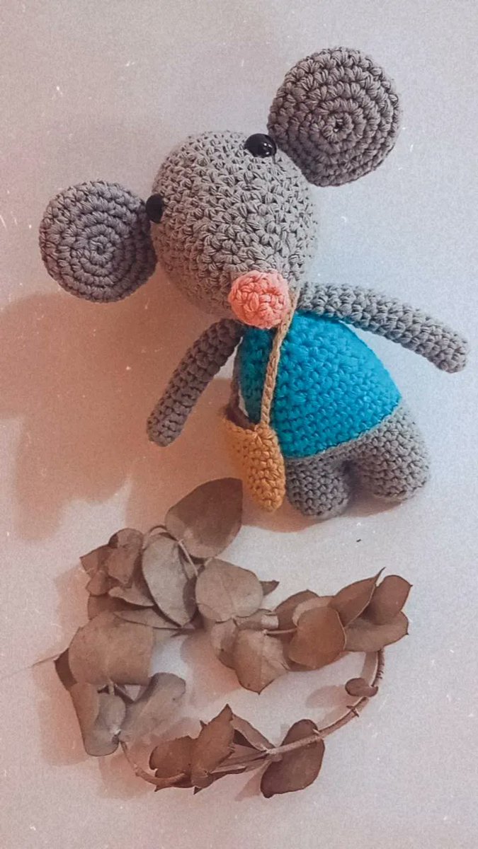 ishatejidos's tweet photo. Con Ustedes Don Pérez..🥰😍 
.
.
#RatonPerez 
#MuñecoDeApego #Amigurumi #HechoConAmor  #Crochet #IshaTejidos #Bowen #Mendoza🌍 https://t.co/BliKfFX9eV