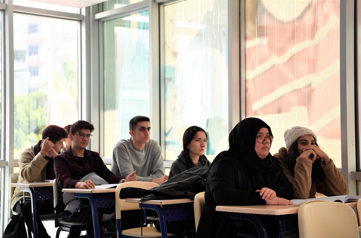 konyaaltibld's tweet photo. Deprem bölgesinden kentimize gelen misafir öğrencilerimizin, lise ve üniversite sınavlarına hazırlık süreçlerinde yanındayız. Öğrencilerimiz, Etüt Merkezimizde sınavlara ücretsiz hazırlanıyor. Kendilerine başarılar diliyoruz. https://t.co/mC3zwBfnpk