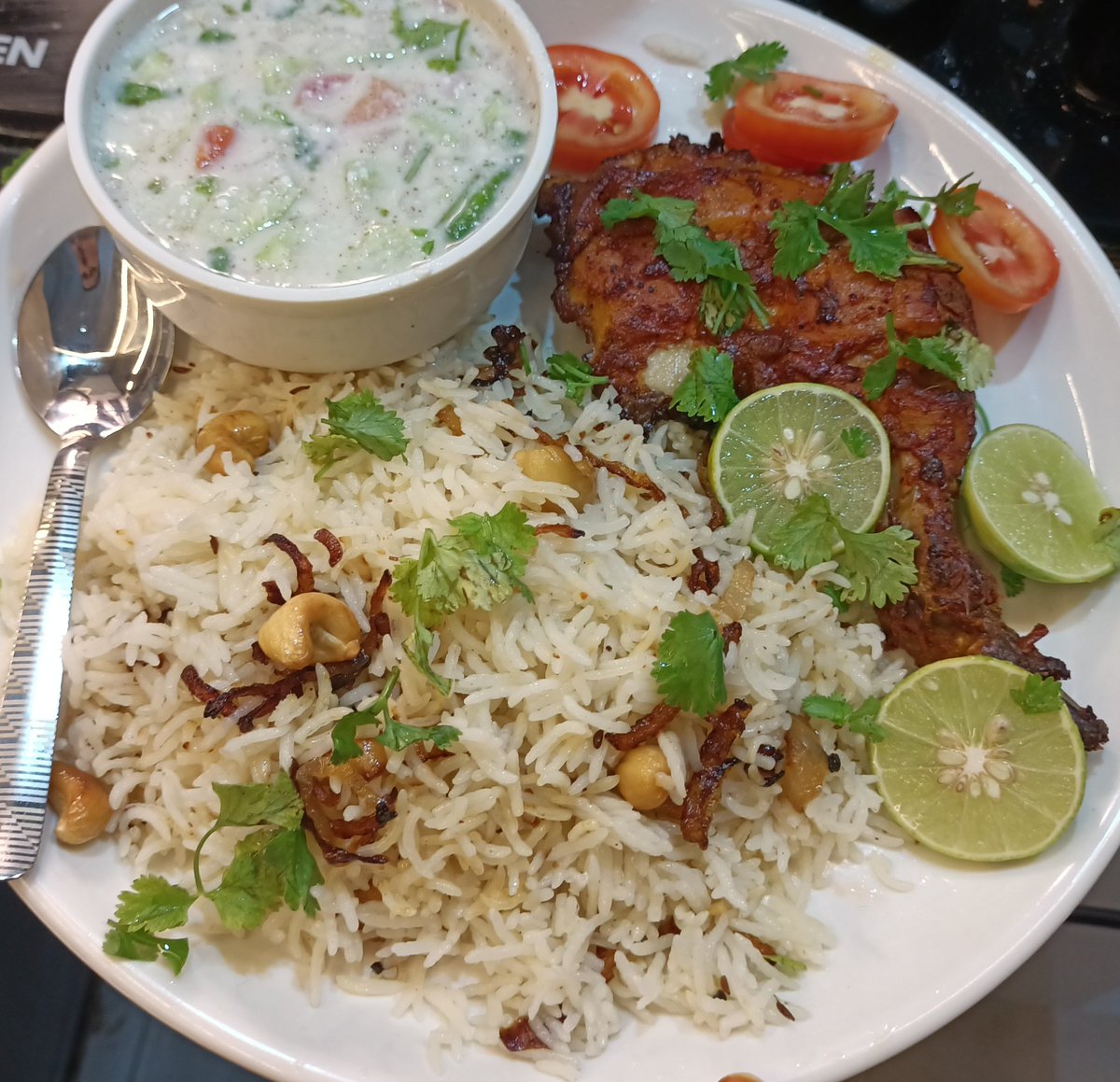 aftab_fatma's tweet photo. https://t.co/tjWExx9Xwx
Friday special |Chicken Tandoori with Cashew Pulao Recipe in uploaded on my YouTube channel COOK MASTER TASKIN 👍😍

#newrecipe #fridayspeciallunch #cookmastertaskin #easyandtasty😋 #chickentandoori #kajupulao #dahisalad #Foodie #followmeguys😘🙏✌️ https://t.co/p2sUTn35vP
