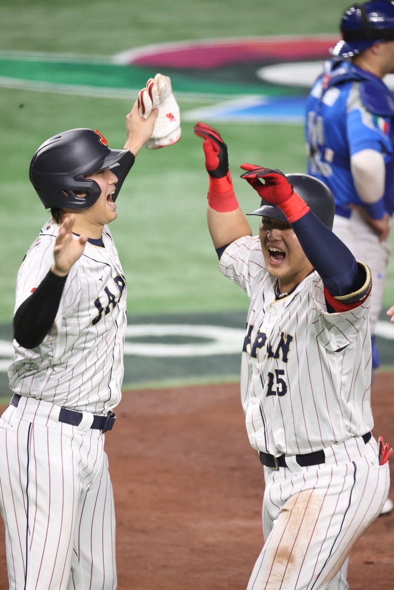 ryoka0715's tweet photo. 侍JAPAN準々決勝突破！！⚾️
ナイスゲーム👊

#侍JAPAN #WBC #WBC2023
#WorldBaseballClasic #最高です
#岡本様神様仏様　#オオタニサン
#ダルビッシュ　#村神様 https://t.co/TWg6ZzPfpN