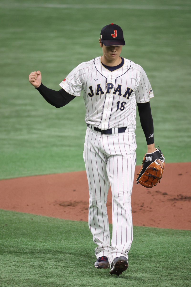 ryoka0715's tweet photo. 侍JAPAN準々決勝突破！！⚾️
ナイスゲーム👊

#侍JAPAN #WBC #WBC2023
#WorldBaseballClasic #最高です
#岡本様神様仏様　#オオタニサン
#ダルビッシュ　#村神様 https://t.co/TWg6ZzPfpN