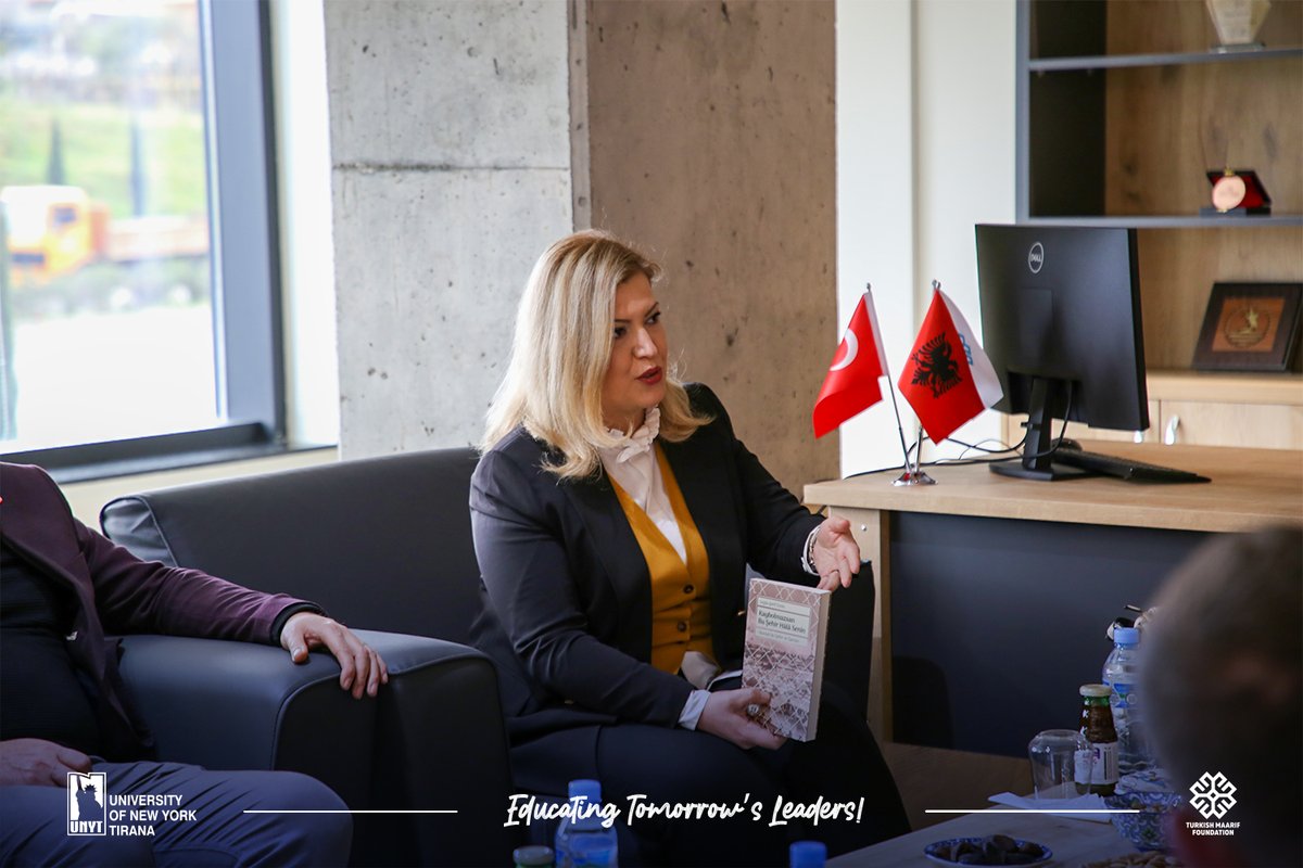 UNYT_Official's tweet photo. (+)Assoc. Prof. Lindita Xhanari Latifi. The main topic of discussion was Turkish literature in the Balkans, and Ms. Emin gifted "Kaybolmazsan Bu Şehir Hâlâ Senin- Rumeli'de Şehir ve Zaman", her most recent book, to UNYT Rector Prof. Dr. Erdemir.🗽
#joinunyt #unytec https://t.co/3l4O3kJZGZ