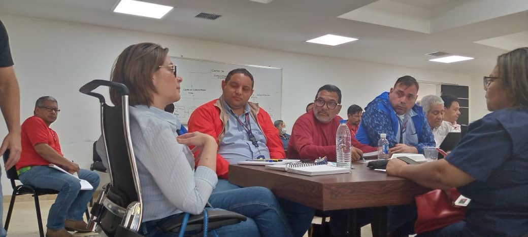 Infobolivar3's tweet photo. Apertura de la segunda reunión con la ministra Gabriela Jiménez y gremios de la masa laboral de Guayana en el marco de la creación del Centro de Investigacion e Innovaciòn de los Trabajadores y trabajadoras
@NicolasMaduro
@Mincyt_VE
@Gabrielasjr
@larosainfoven
@BrigadasCHCH https://t.co/tPFcv4hiey