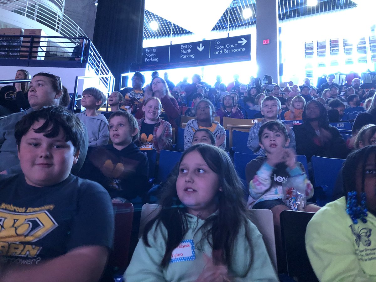 BStan720's tweet photo. Marksmen Education Game Day! 🐾💙@SeabrookBobcats @PrincipalJWSE https://t.co/JlB1hwByKJ