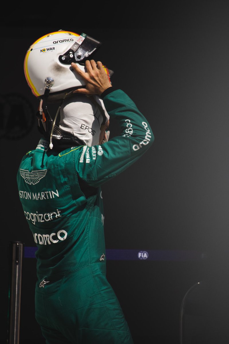 BaldeaRoberto's tweet photo. Can we talk about how gorgeous racing &amp; F1 helmets are?
Literally pieces of art! 
Here’s some I photographed! 🏎️📸 https://t.co/JdLfXkIPcj