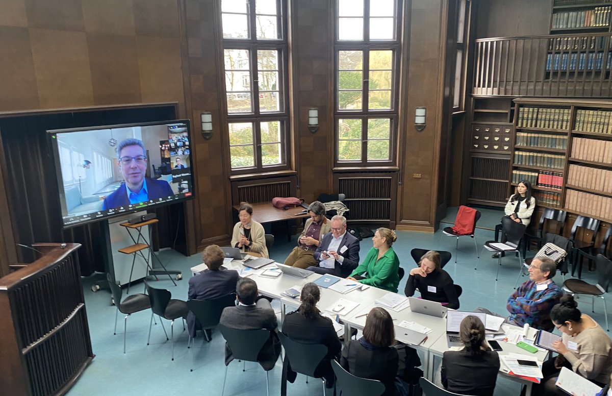 In the 6th session, our #BRAIN member <a href="/harlangcohen/">Harlan G. Cohen</a> takes the floor together w/ <a href="/bodanskydm/">Dan Bodansky (Bluesky: @bodansk.bsky.social)</a> to discuss the connection between cognitive science &amp; international legal realism.

#CognitiveTurn