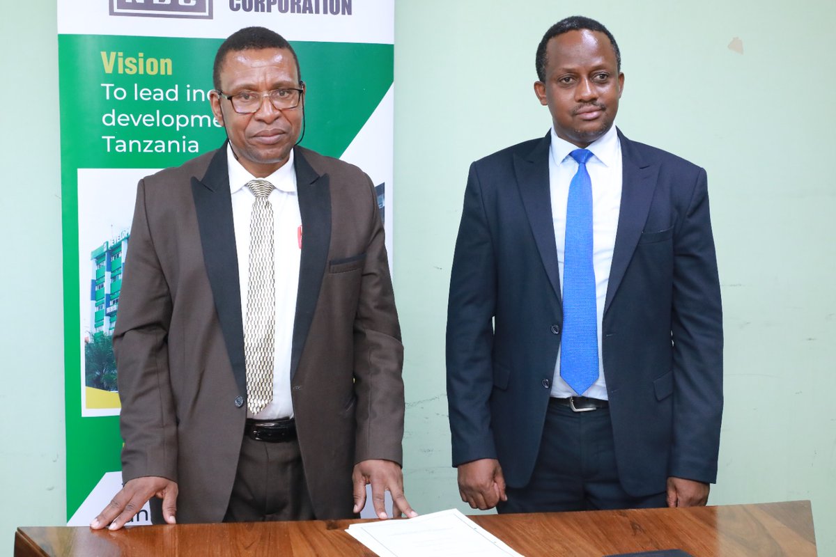 ndctanzania's tweet photo. D E A L D O N E 👌👌👌
Mkurugenzi Mwendeshaji wa Shirika la Taifa la Maendeleo (NDC) Dkt. Nicolaus Shombe akiwa na Prof. Fredrick Kahimba, Mkurugenzj Mkuu wa Taasisi ya Uhandisi na Usanifu wa Mitambo (TEMDO).
#ndc #temdo #kmtc #taasisiyauhandisinausanifumitambo https://t.co/VsqMpgfp6e
