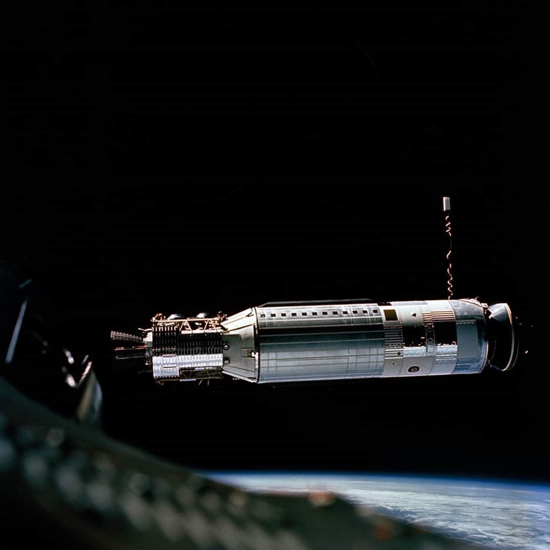 SpaceMuseumBT's tweet image. 57 years ago, Gemini VIII achieved the first docking in space! On March 16, 1966, Astronauts Neil Armstrong and Dave Scott successfully docked their Gemini spacecraft with an Agena Target Vehicle. 

#Geminiviii #geminiprogram #nasagemini #spacemuseum #neilarmstrong #davescott
