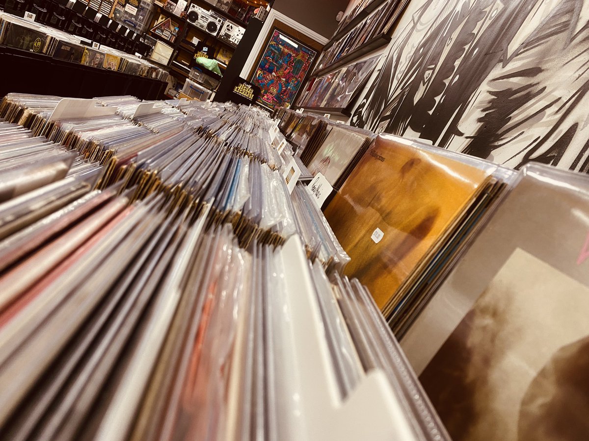 CardiffRecords's tweet photo. Open! I’m (Dud) in all day today, Penblwydd Hapus to the birthday boy…..
#itsedsbirthday #cardiffrecords #cardiffrecordexchange
#vinyl #vinylrecords #wales #cymru #rarerecords #cardiff #recordsforsale #records #recordcollecting #recorddigging #cratedigging #indierecordshop https://t.co/PYTiVTJunA