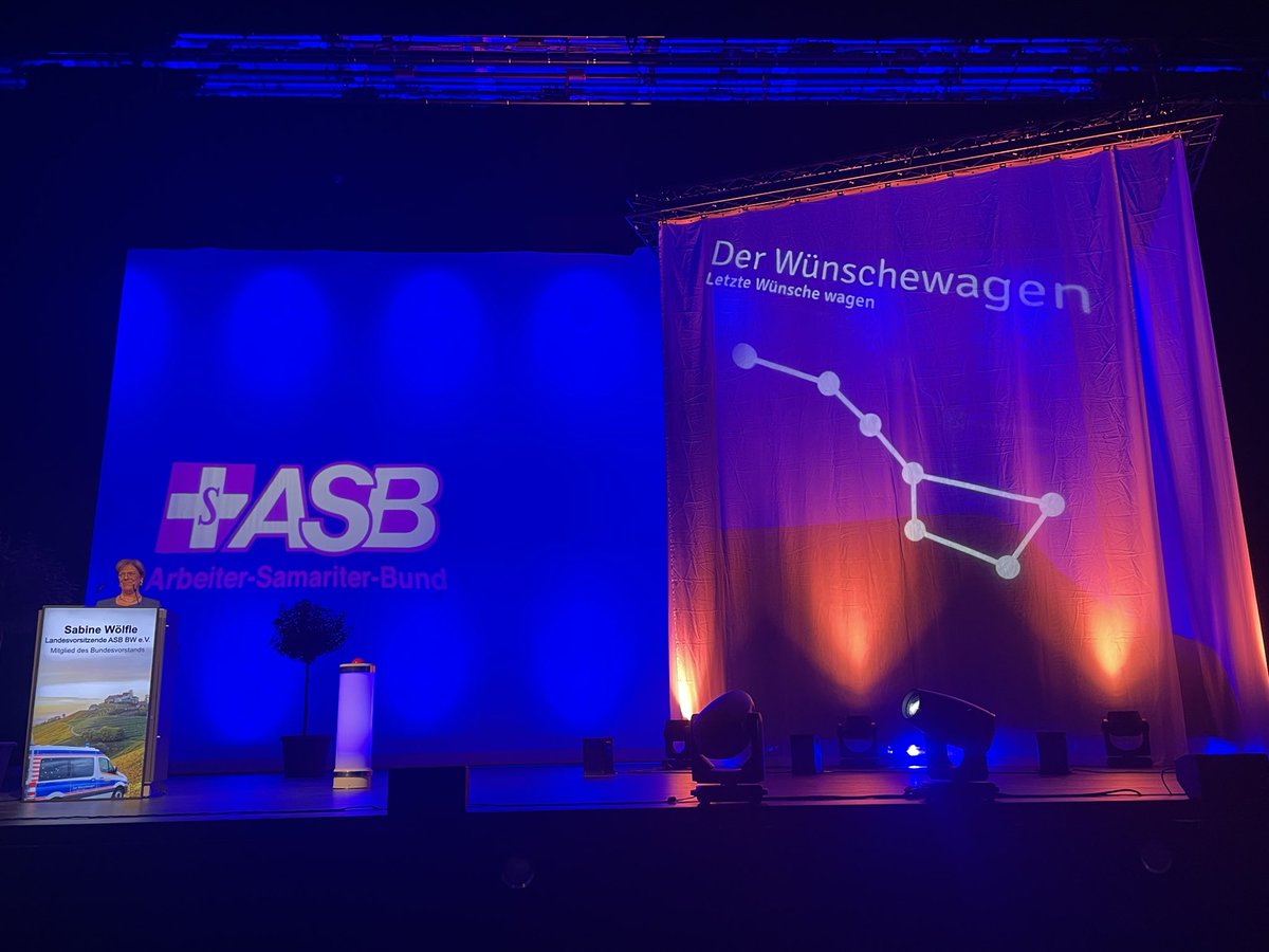asb_gross's tweet photo. Der 3. #Wünschewagen des #ASBBaWü würde heute in #Offenburg feierlich an unsere Region #Südbaden übergeben. Insgesamt ist dies bereits der 24. Wünschewagen des @asb_de. Es freut uns sehr das dieses tollen Projekt weiteren Zuwachs erhält. https://t.co/v557sqVxlW #ASB https://t.co/ELO7dQIw6L