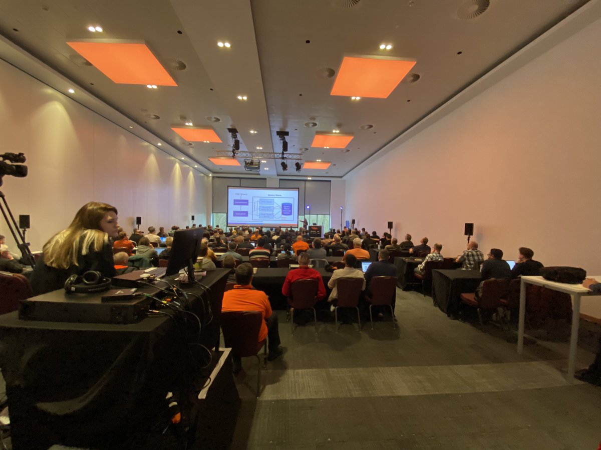 2meterDBA's tweet image. Standing room only at the #sqlbits session by @erinstellato on #querystore.