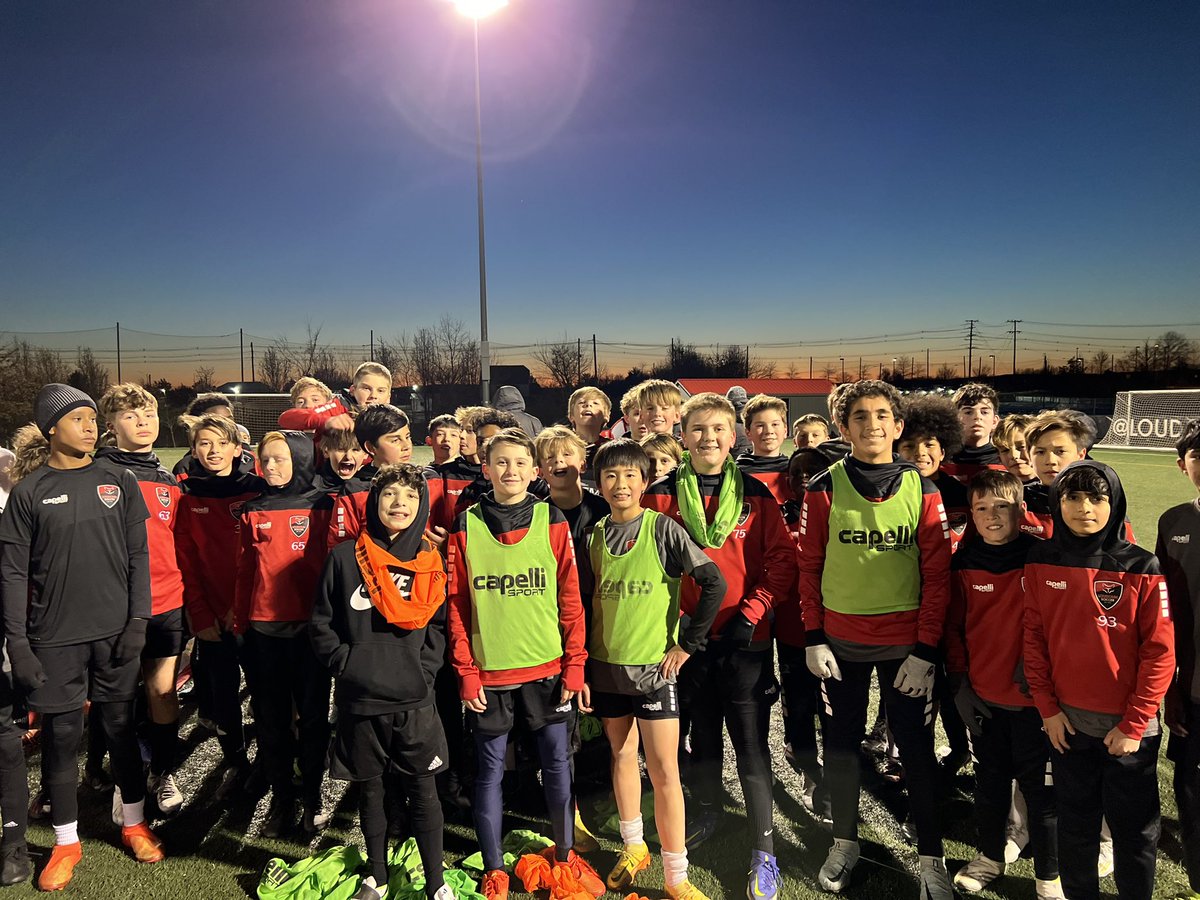 DarynPatricio's tweet photo. First day of Travel TA was cold and windy but the boys had a blast on competition night. Winning teams in pinnnies #14Boys #12Boys #10Boys @loudounsc #repthered https://t.co/GtwhsjBhSu