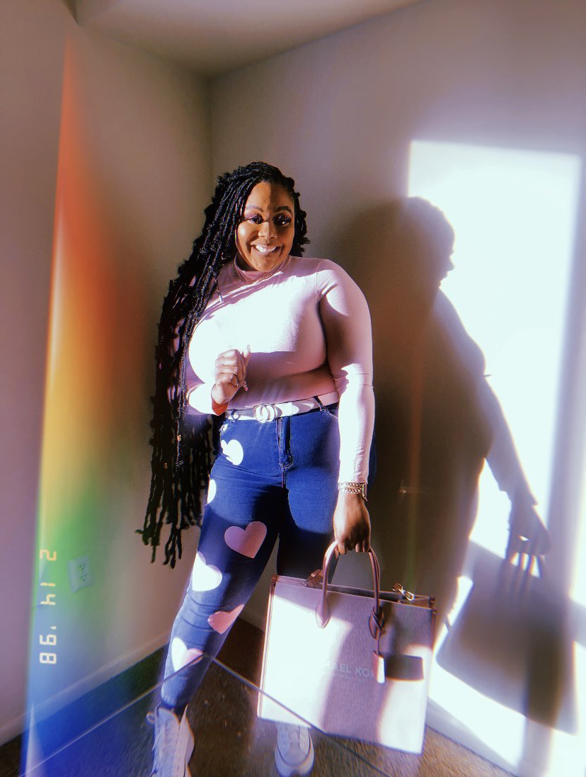 thee_different1's tweet photo. I’m just different 🤷🏽‍♀️ https://t.co/kYmrMbHpO9
