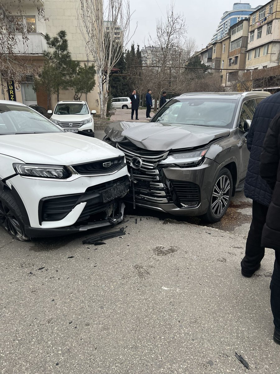 Adamı infarkt vurar e.  İkisi də 2022 model🤦🏻‍♂️