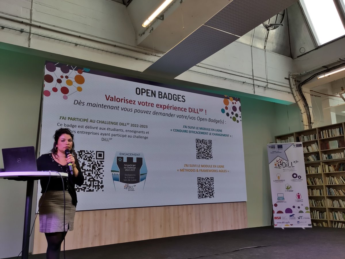Les pitchs sont terminés, bravo à toutes et tous, du haut niveau ! Des open badges sont délivrés à tous ces étudiant.e.s enthousiastes !