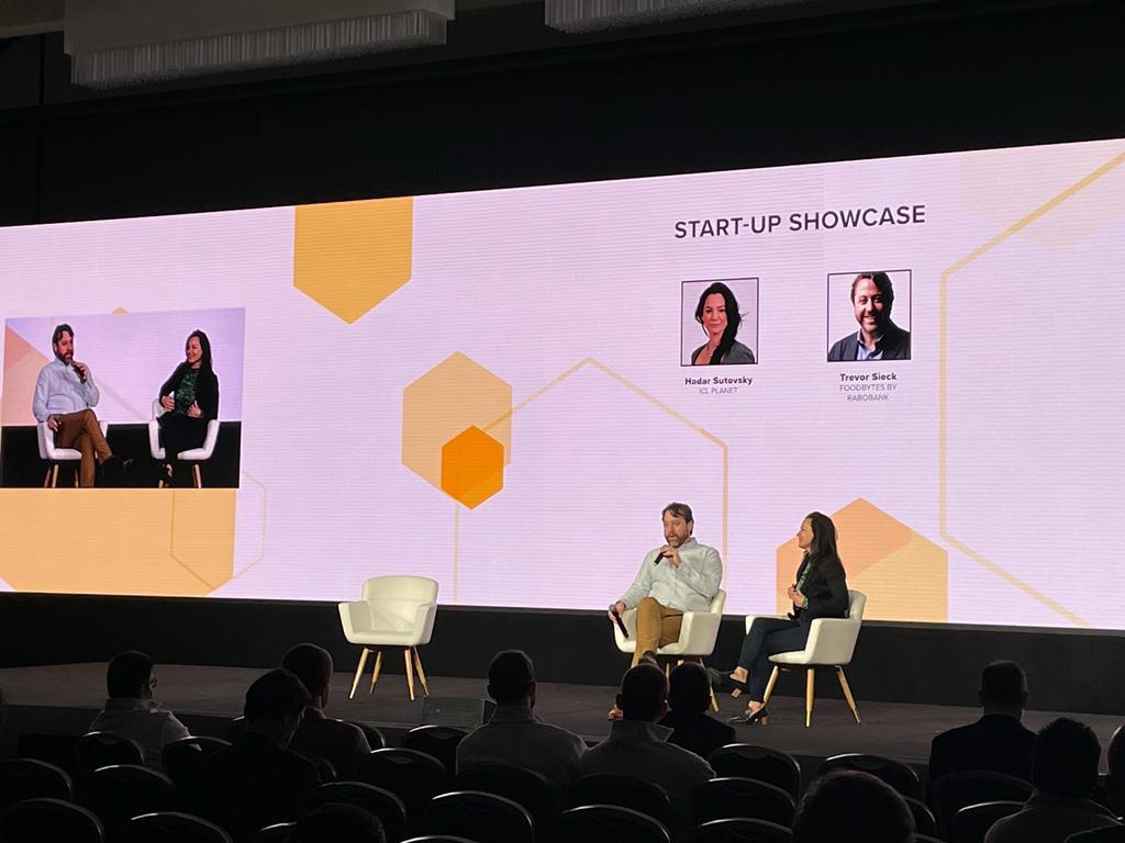 Our own Trevor Sieck and @hsutovsky (@ICLplantnutriUK) hear pitches from agtech innovators at the @WorldAgriTech Startup Showcase: @SwitchBioworks | @ConcertoBio | Living Carbon | @Tric_Robotics | #WorldAgriTech