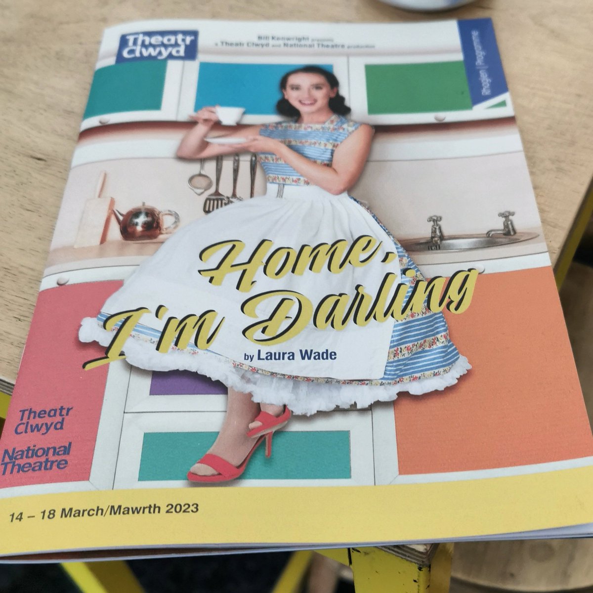 jules49088's tweet photo. Theatre Review for @FairyPowered  @ClwydTweets @NationalTheatre #HomeImDarling #northeastwales #whatsonflintshire #whatsonmold  #fairypoweredproductions #review #theatre #nationaltheatre https://t.co/O8KPg3YHNy