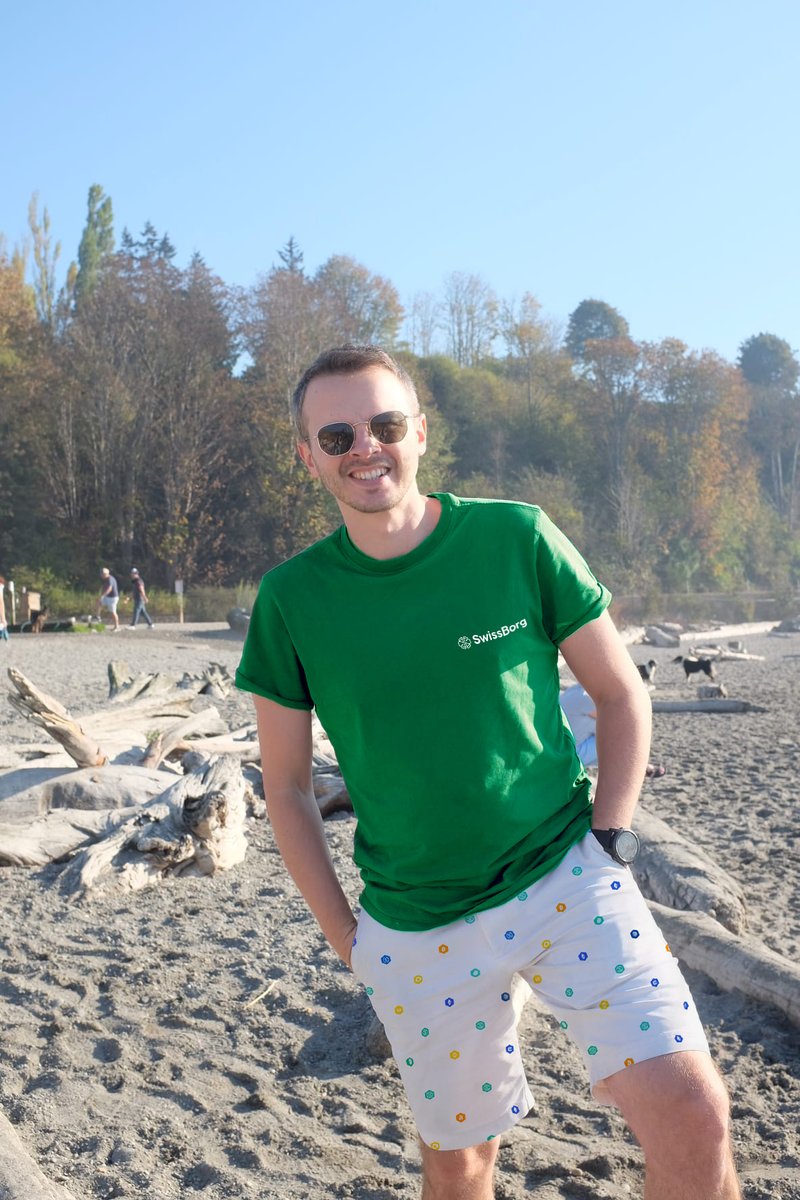 nikonido's tweet photo. Alright here is my .@swissborg merch totally legit non photoshoped! What do you think of this version inspired of the official merch?
#PBW2023 #WeAreSwissBorg #sendmerch in #neuchatel https://t.co/xv0WqaUzmB