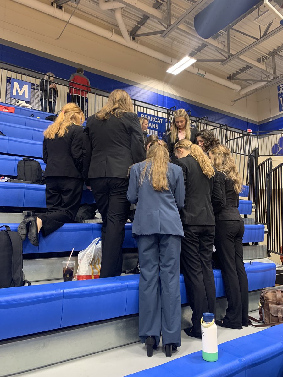 redbootsbaby's tweet photo. Round 1 is underway! Thank you to all of the parents & families that sent food and/or came to support us. Time to make some waves! #MHSspeech #GGTW #GSSS https://t.co/1ZvZMpP3Y4