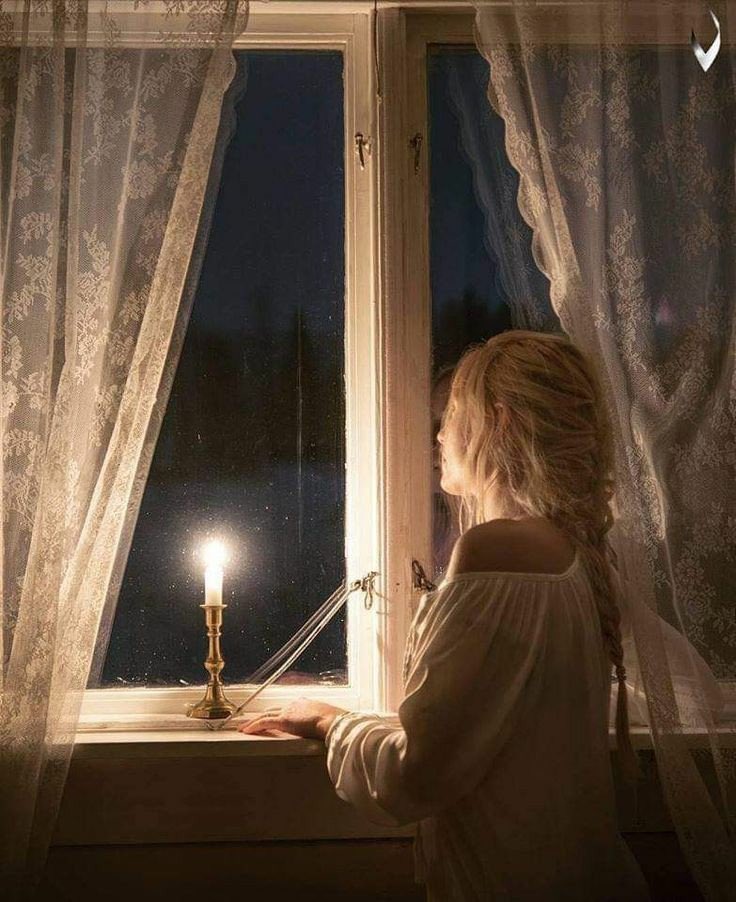 La luz brilla en la ventana 
para que la divises en el horizonte 
un sentimiento nacido
de letras compartidas 
entrasteis en mi vida
mostrándome el camino
enseñándome cada día
dándome luz
como estrellas en el cielo
de hermoso resplandores 
con letras divinas 
♥️<a href="/Yadira40994019/">🌺𝒴𝒶𝒹𝒾 𝒫𝑜𝑒𝓉𝒾𝓈𝒶ℳ𝑒 🦋</a>