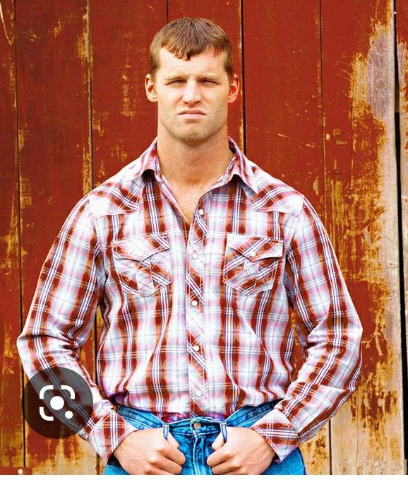 shinybabyb's tweet photo. Okay, twitter. Who wore it better?? 🤣🤣
#YouMightBeCanadian @LetterkennyProb https://t.co/efQ1gZLL00