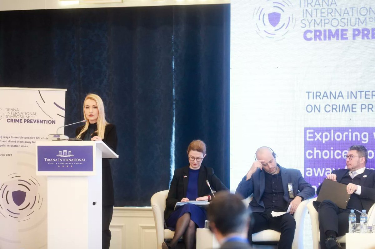 RominaKuko's tweet photo. Sot në Simpoziumin Ndërkombëtar të Tiranës për parandalimin e kriminalitetit tek të rinjtë organizuar nga partnerët britanikë me pjesëmarrje të gjerë të aktorëve nga agjencitë ligjzbatuese, pushteti vendor, shoqëria civile dhe organizatat rinore. https://t.co/2RU6y9Mo6g